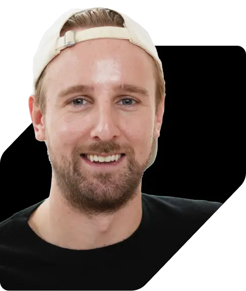 Christian Lucas Ellwardt lächelt in die Kamera.
